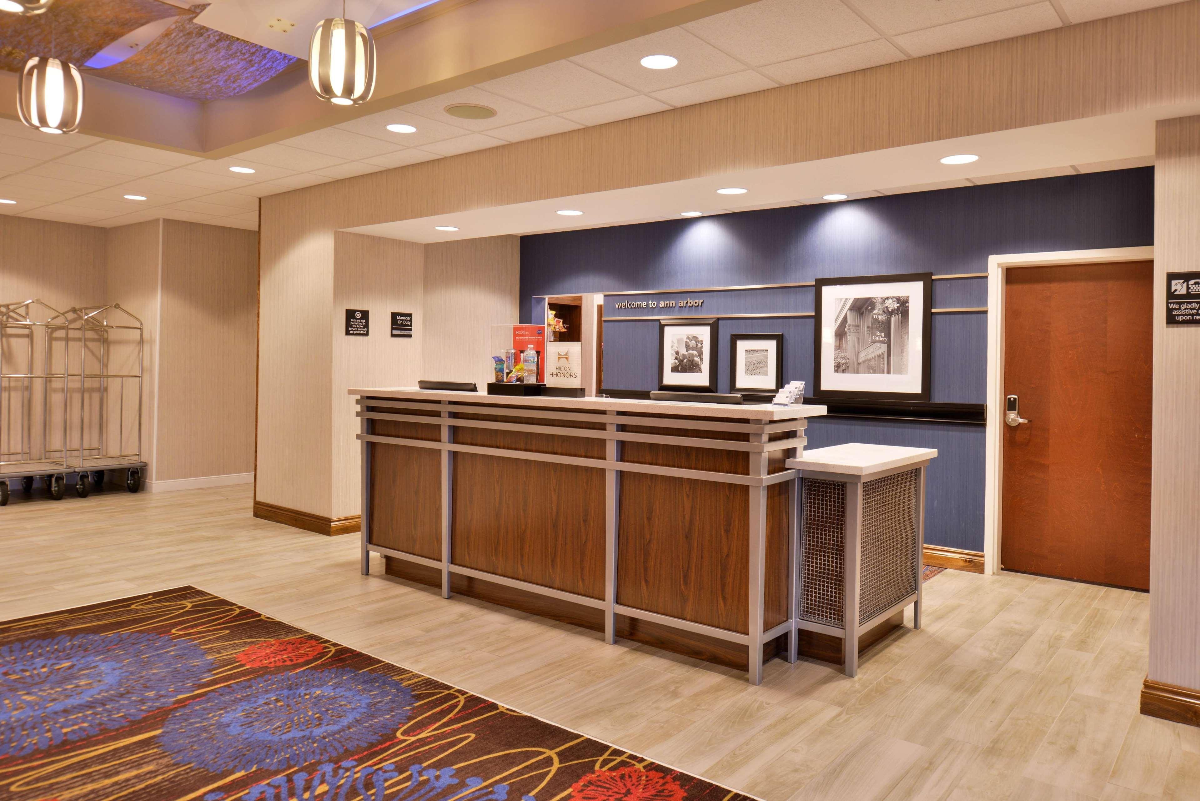 Hampton Inn & Suites Ann Arbor West Екстериор снимка