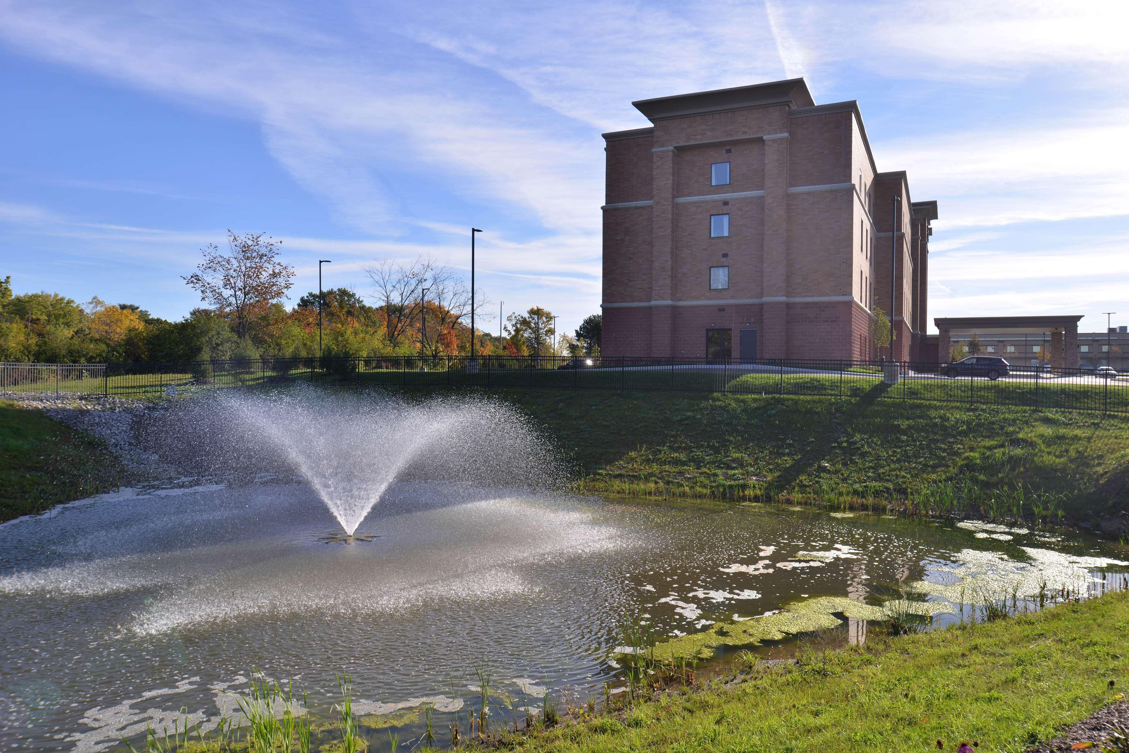 Hampton Inn & Suites Ann Arbor West Екстериор снимка