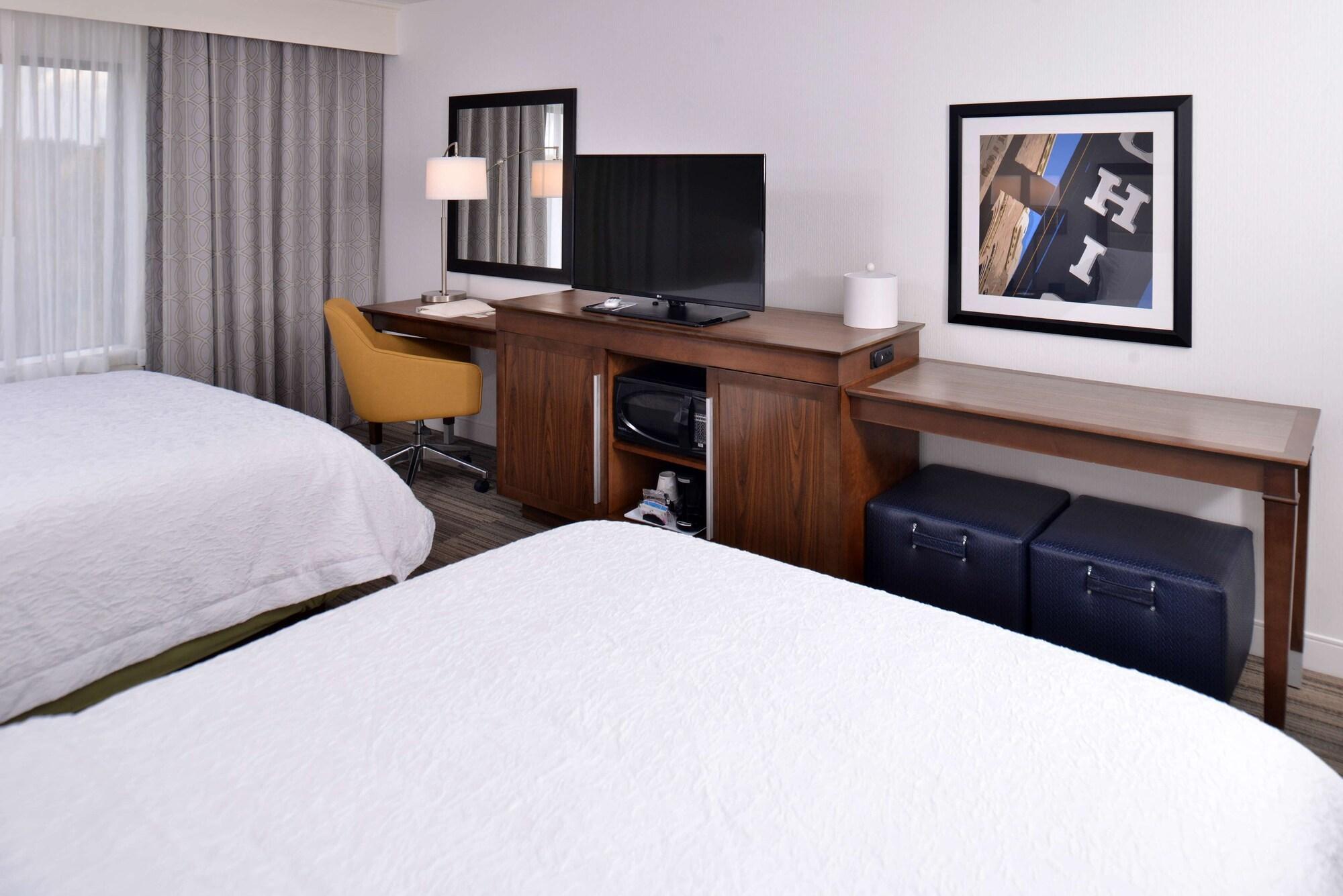 Hampton Inn & Suites Ann Arbor West Екстериор снимка