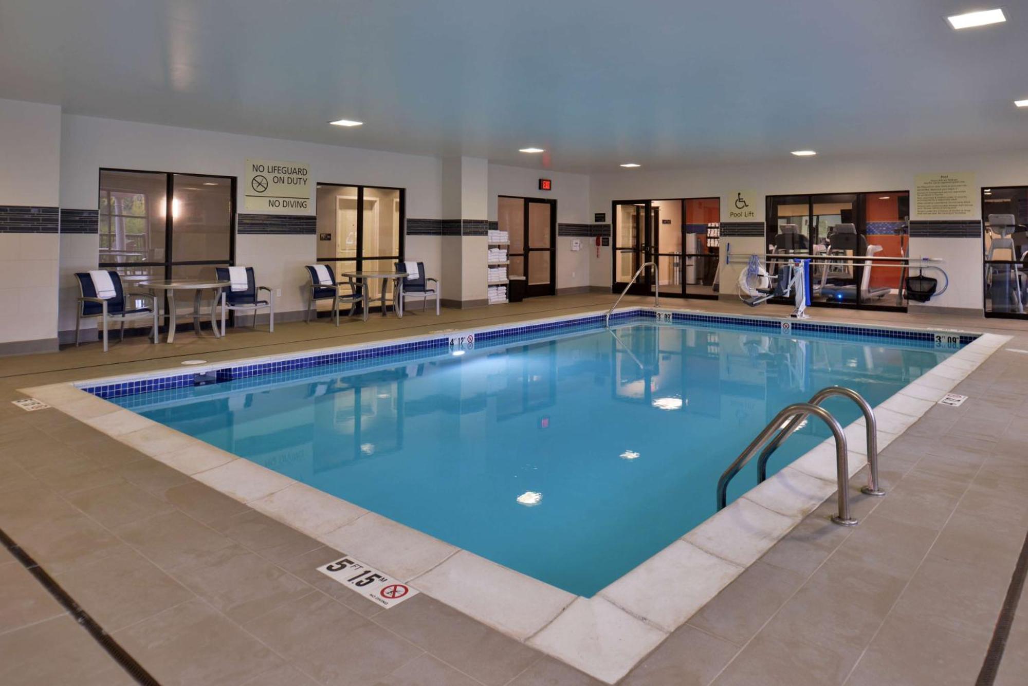 Hampton Inn & Suites Ann Arbor West Екстериор снимка